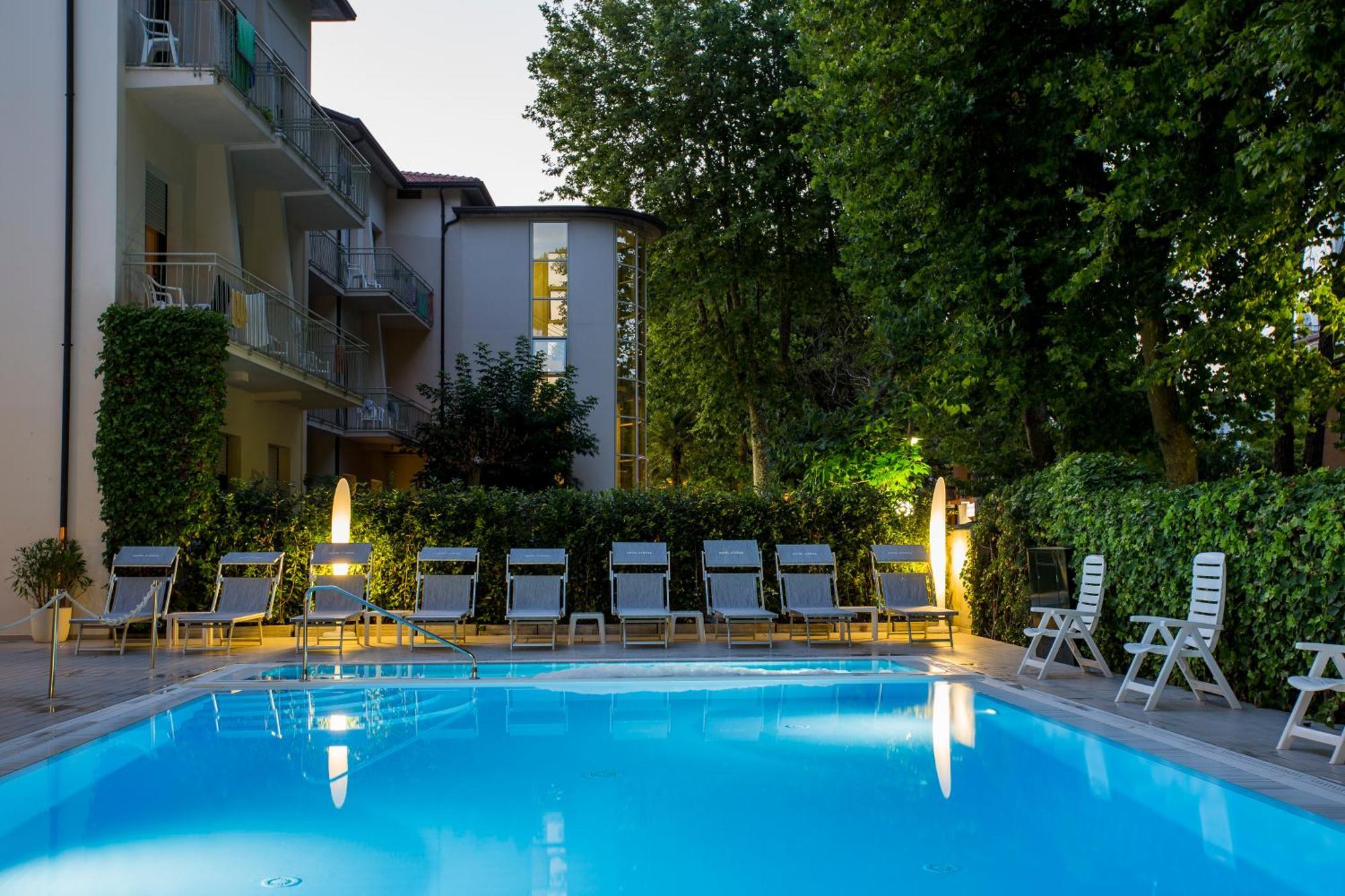 Hotel Athena Cervia Exterior foto
